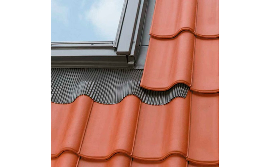 Оклад для профилированных кровельных материалов VELUX EWR 0000, 780*1180 мм