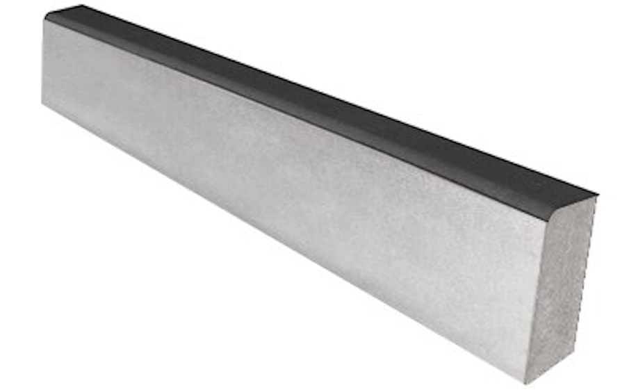 Садовый бордюр SteinRus, БР 100.20.8R, гладкая, частичный прокрас, черный, 1000*200*80 мм