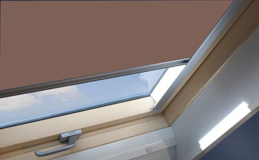 Светонепроницаемая штора FAKRO ARF, II группа, 256 шоколад, 550*980 мм