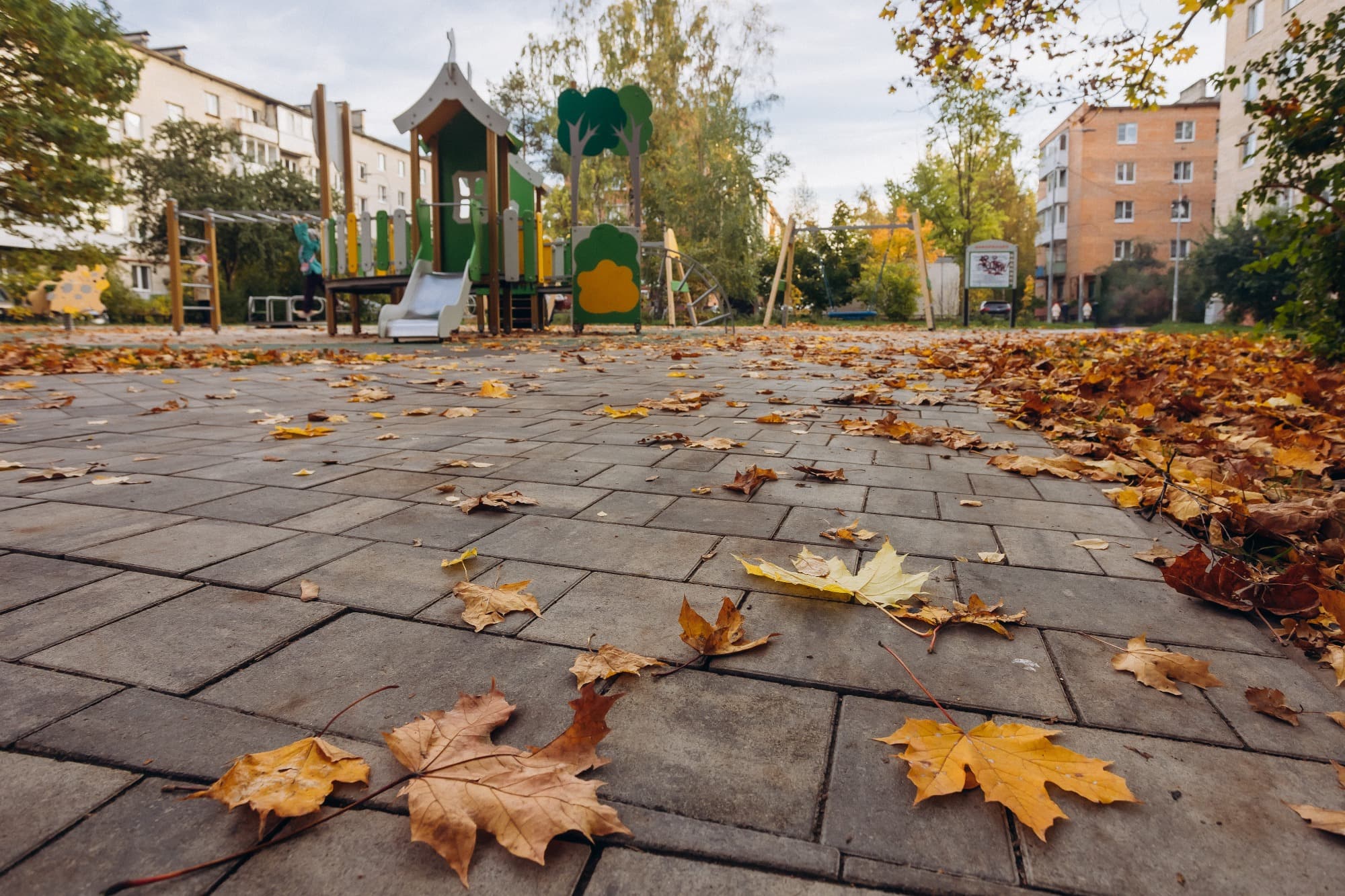 Плитка тротуарная Старый город Б.1.Фсм.6 листопад гладкий антрацит, комплект 3 шт, толщина 60 мм
