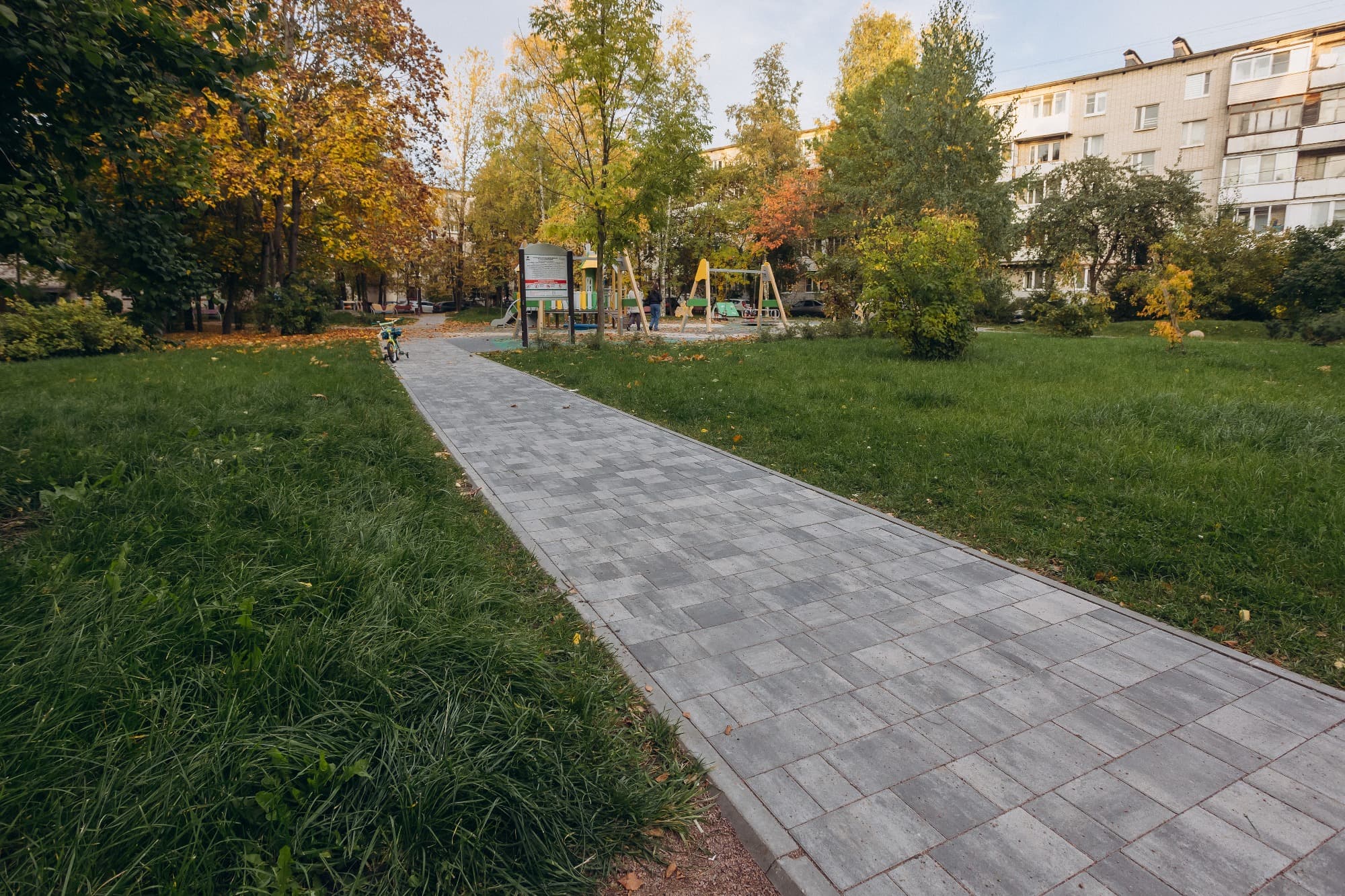 Плитка тротуарная Старый город Б.1.Фсм.6 листопад гладкий антрацит, комплект 3 шт, толщина 60 мм