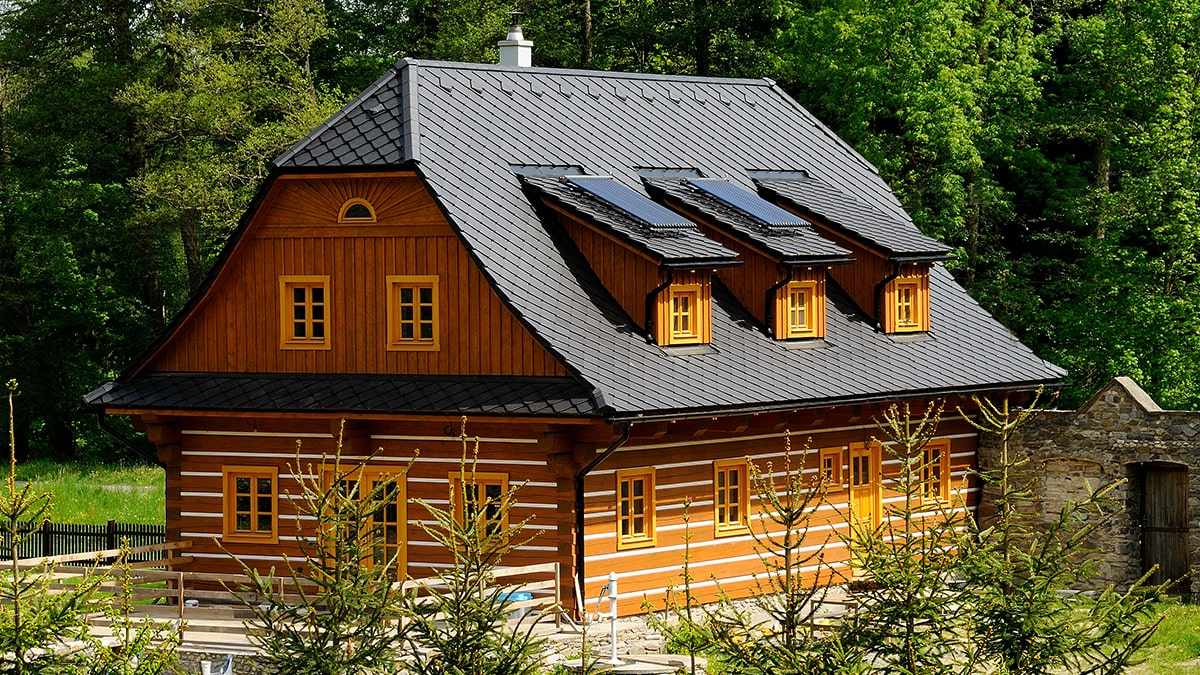 Керамическая рядовая черепица BRAAS Изумруд антрацит ангоб