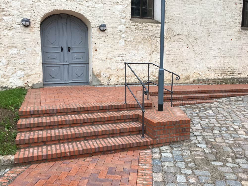 Тротуарная клинкерная брусчатка Vandersanden Zittau красная пестрая, 200*100*45 мм
