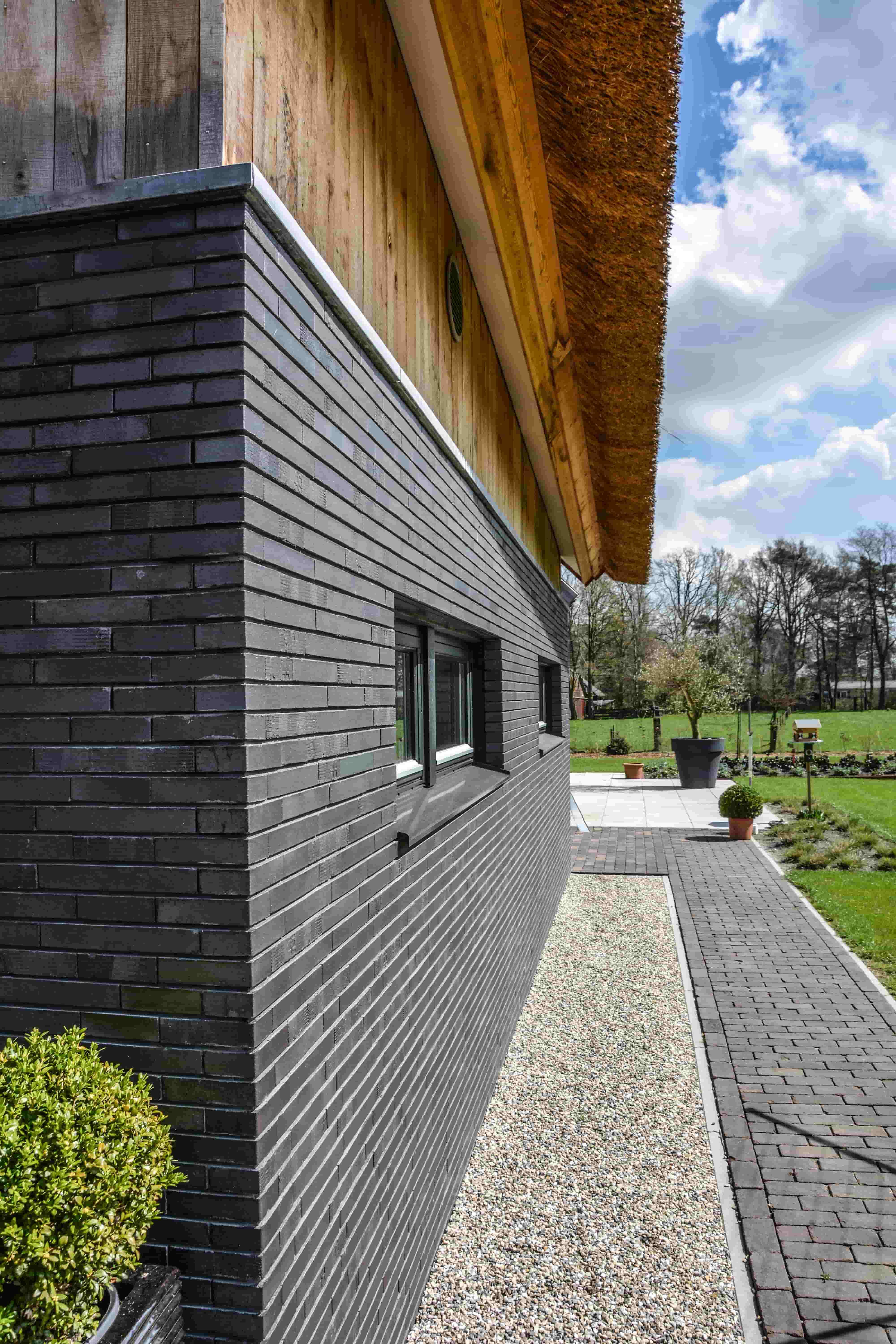Кирпич клинкерный Muhr 15 F Schwarz-bunt Edelglanz bes. Fuss., 290*90*52 мм