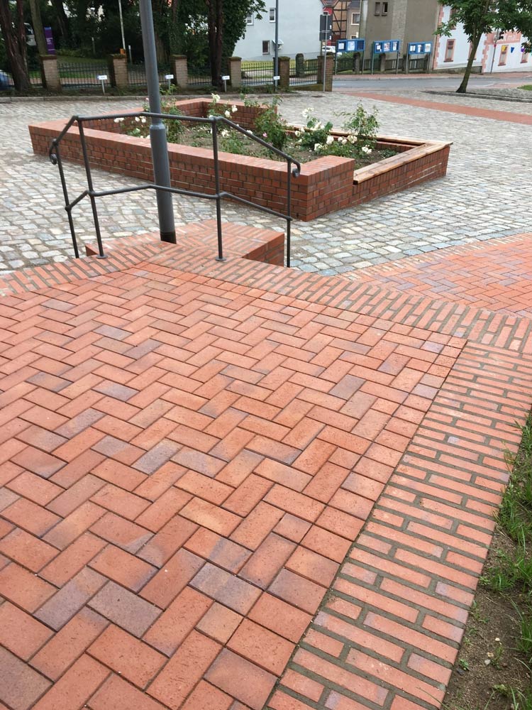 Тротуарная клинкерная брусчатка Vandersanden Zittau красная пестрая, 200*100*45 мм