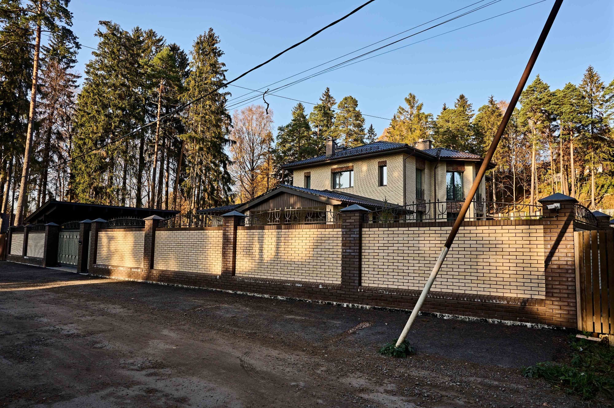 Кирпич клинкерный ЛСР Неаполь белый береста 250*85*65 мм
