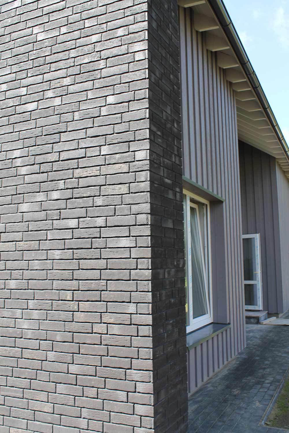 Клинкерная плитка под кирпич Stroeher Steinlinge 376 platinschwarz рельефная NF14, 240*71*14 мм
