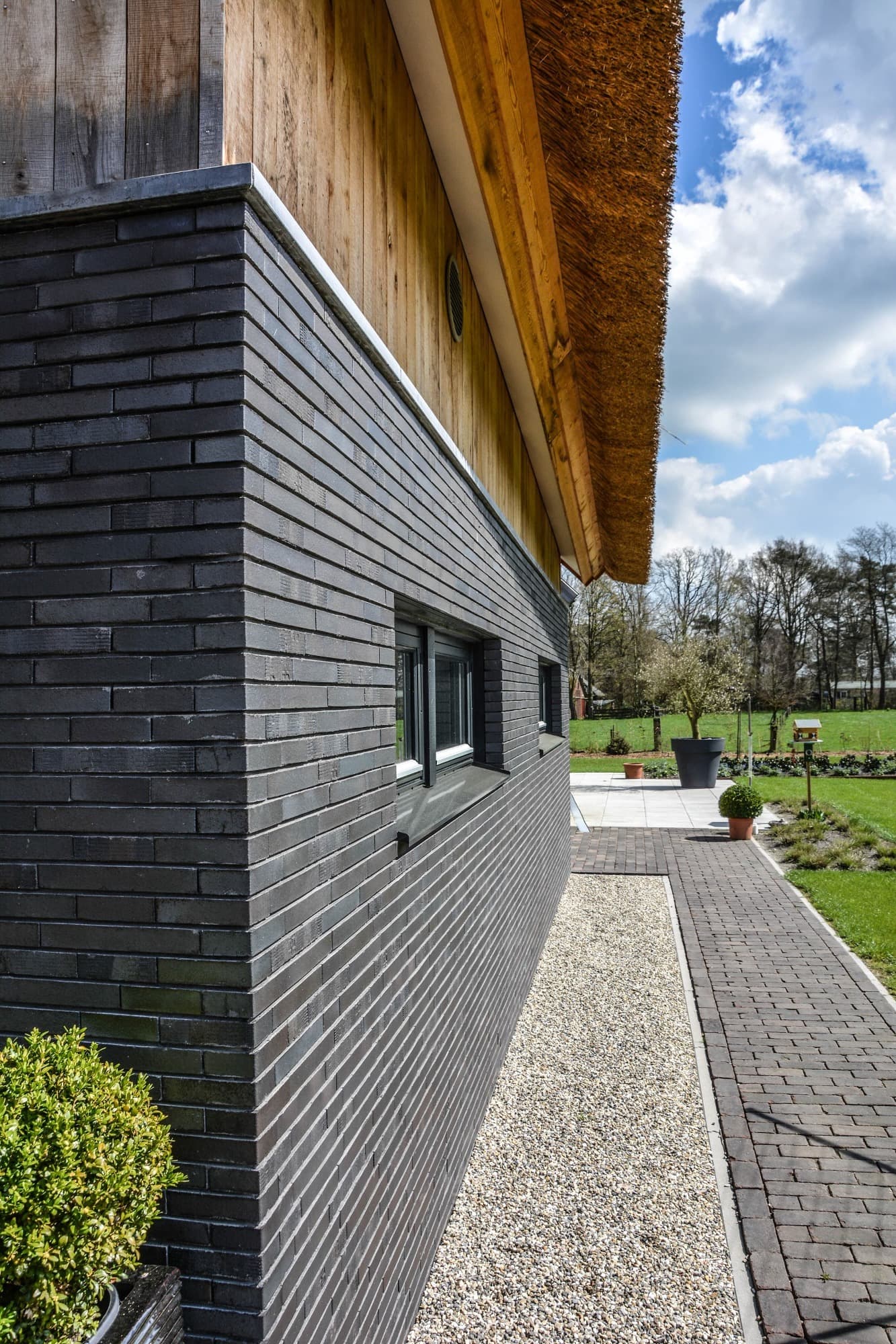 Кирпич клинкерный Muhr 15 Schwarz-bunt Edelglanz гладкий, 290*90*71 мм