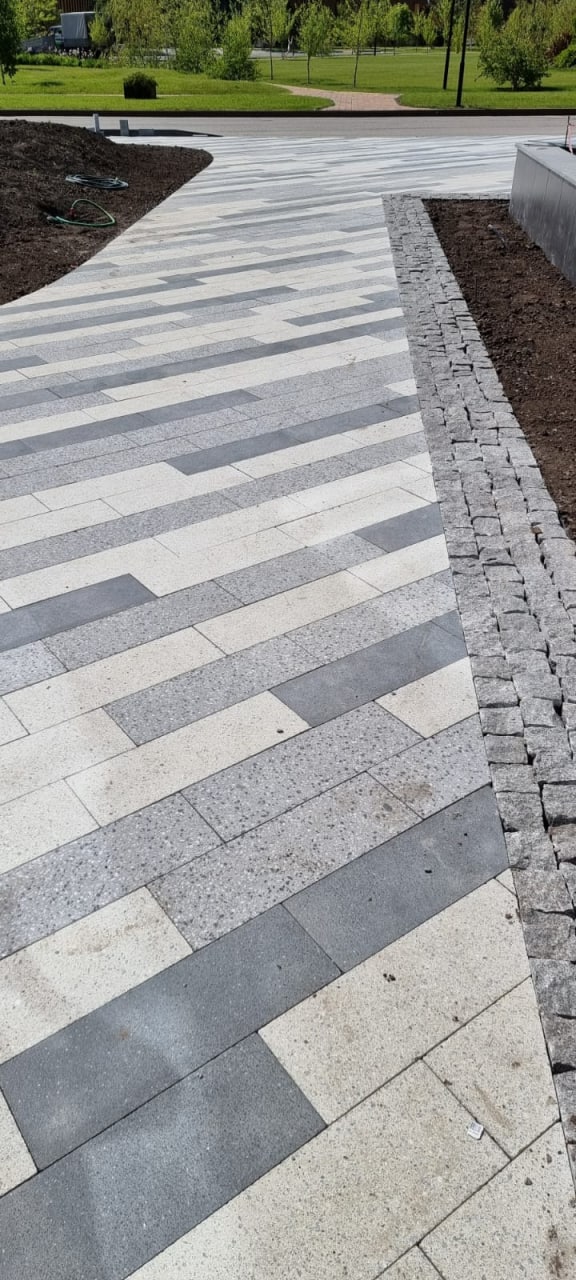 Плитка тротуарная Готика, Granite FINERRO, Плита Б.6.П.8, Амфиболит, 600*200*80 мм