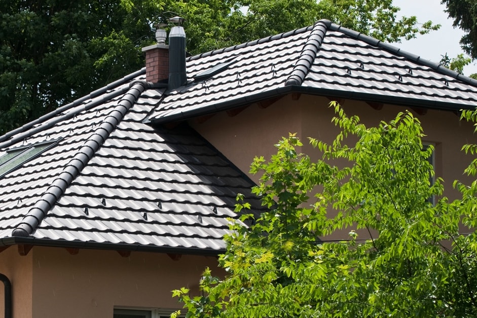 Керамическая черепица рядовая TONDACH Bolero anthracite engobe, черный ангоб