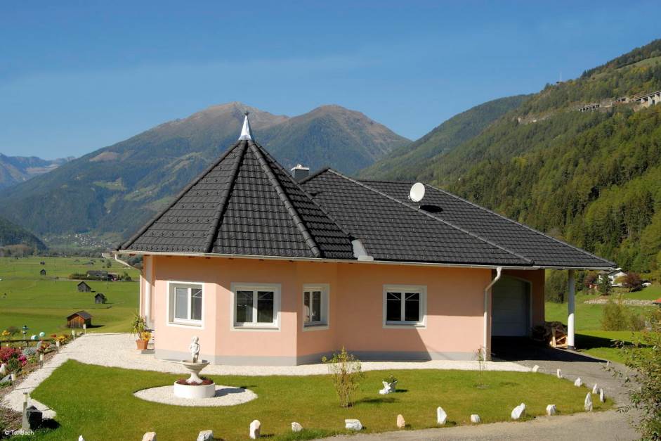 Керамическая черепица рядовая TONDACH Bolero anthracite engobe, черный ангоб