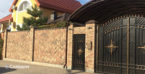 Забор с использованием кирпича Konigstein Марксбург Умбра
