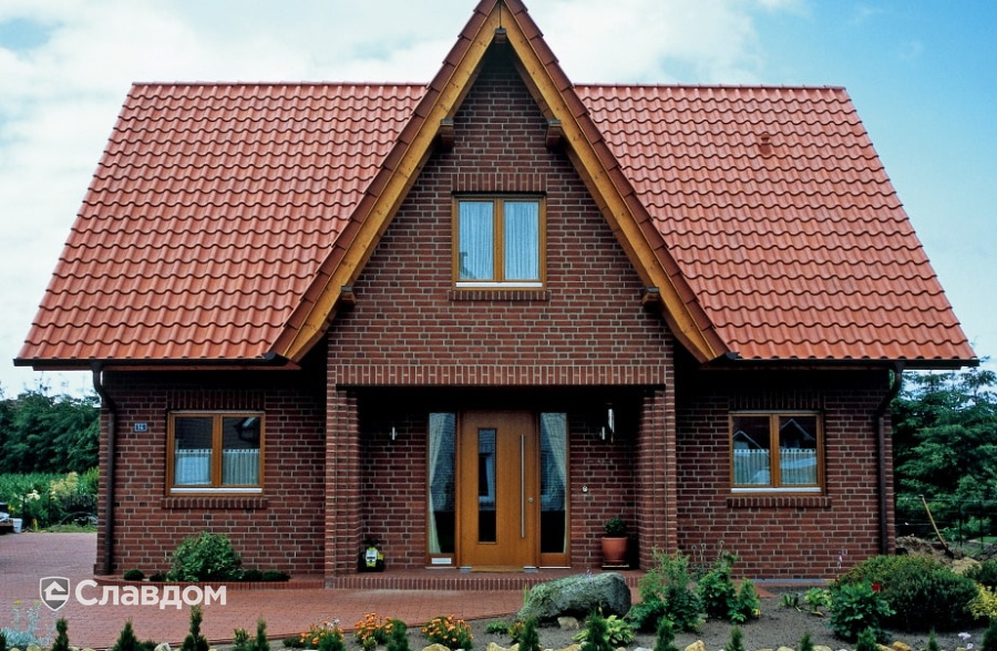 Частный дом с облицовкой кирпичом Terca HKS Rot