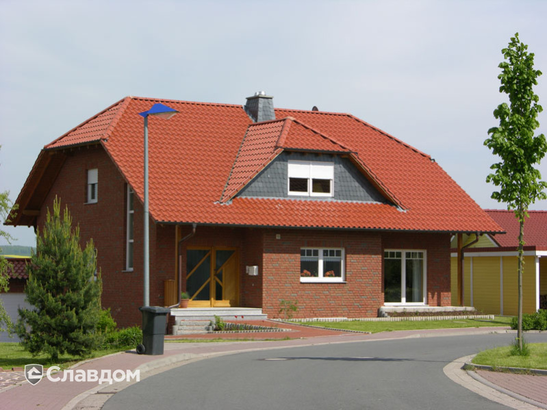 Компактный дом с керамический черепицей Jacobi Z5 натуральный красный
