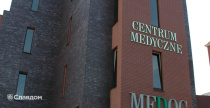 Медицинский центр Medoc с облицовкой кирпичом Roben Adelajda