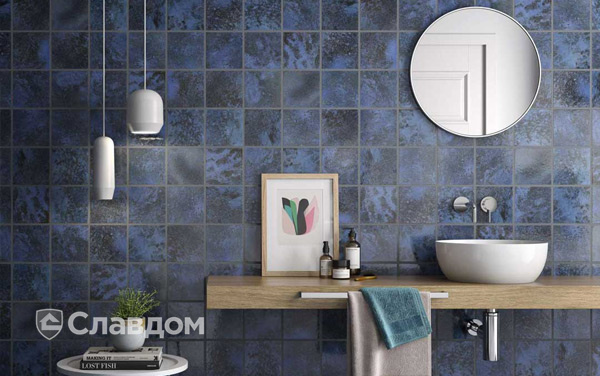 Интерьер ванной комнаты с применением плитки Gres Aragon Ocean Blue Laguna