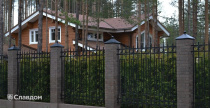 Частный дом с крышей из черепицы BRAAS
