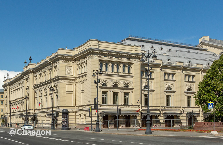 Консерватория им. Н.А. Римского-Корсакова на Театральной площади
