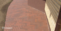 Территория частного дома с применением брусчатки Penter Baltic Klinker Pavers Nuance STT65