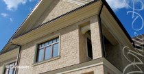 Частный дом с использованием облицовочного камня White Hills Шинон 410-10