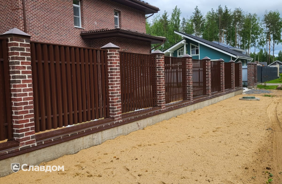 Столбы забора из кирпича Донские Зори Бородино