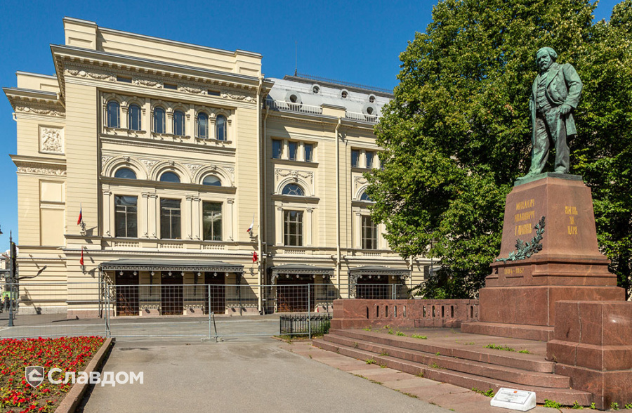 Консерватория им. Н.А. Римского-Корсакова на Театральной площади